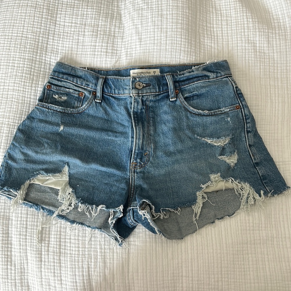 Abercrombie Curve Love Mid-Rise Mom Short